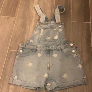 Kittenish jean short overalls with stars